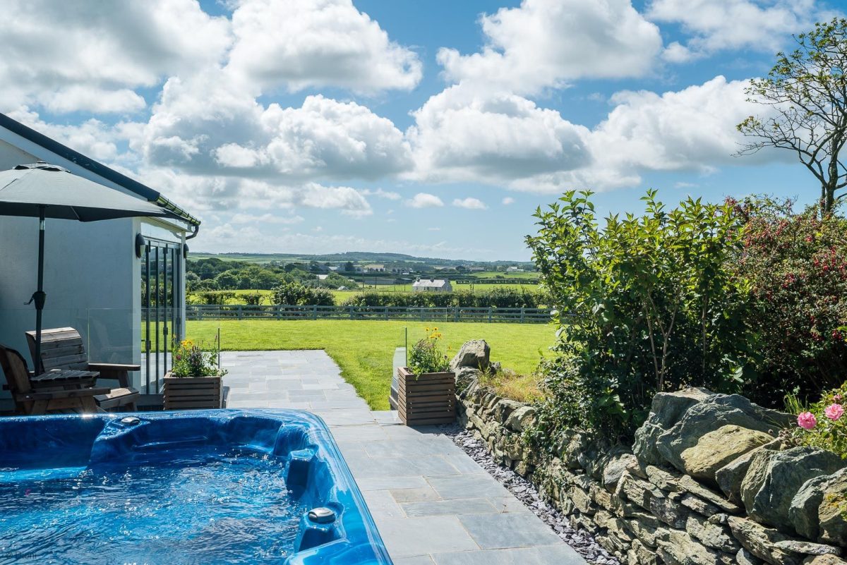 Top 5 Holiday Cottages with a Hot Tub in North Wales