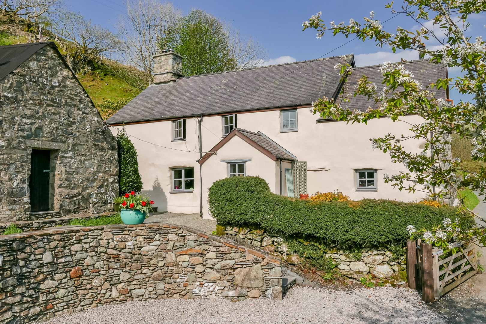 Beautiful Holiday Cottage in a Remote Mountain Location | Abergeirw