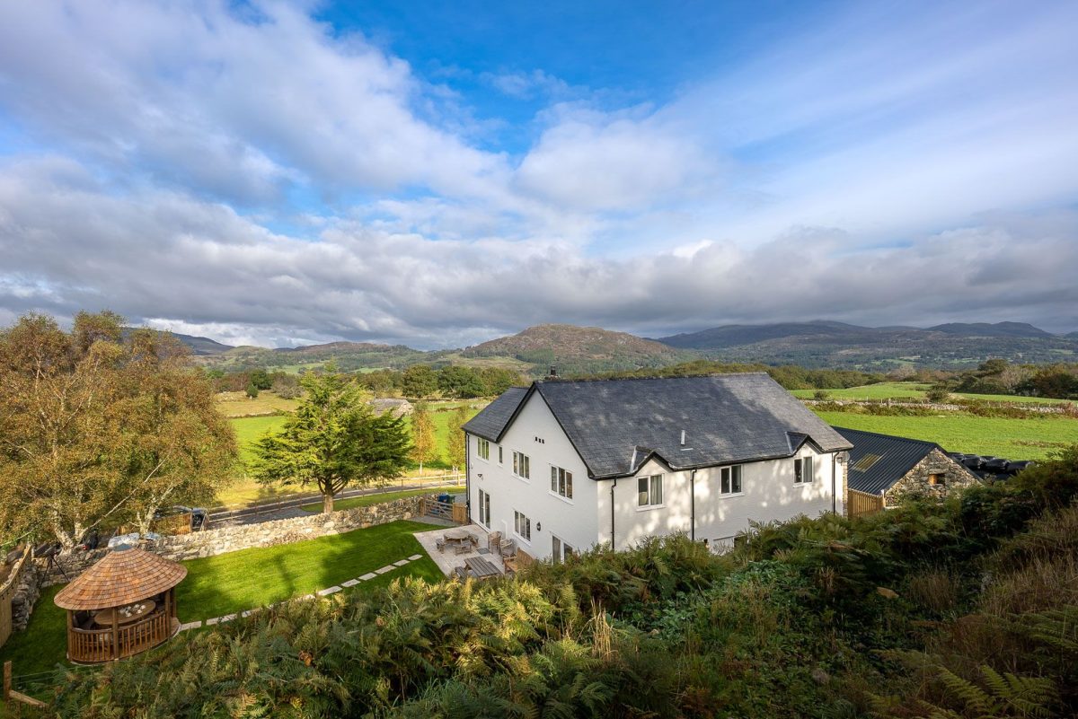 Top 5 Holiday Cottages with EV car charging