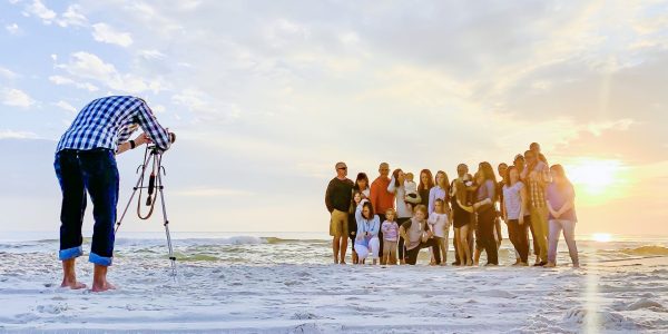 10 tips for taking family photos on holiday