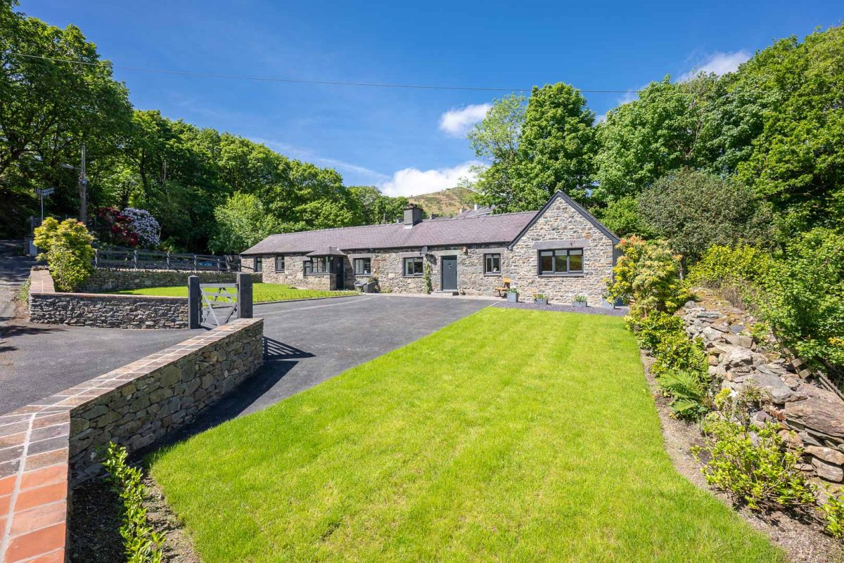 Top 5 Holiday Cottages Near Yr Wyddfa / Snowdon